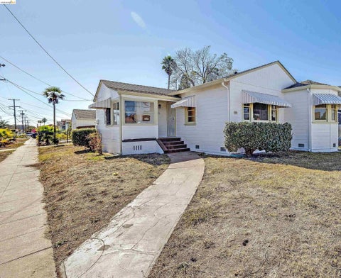 Photo of 3530 wall AVE, Richmond, CA 84804 (MLS # 41152648)