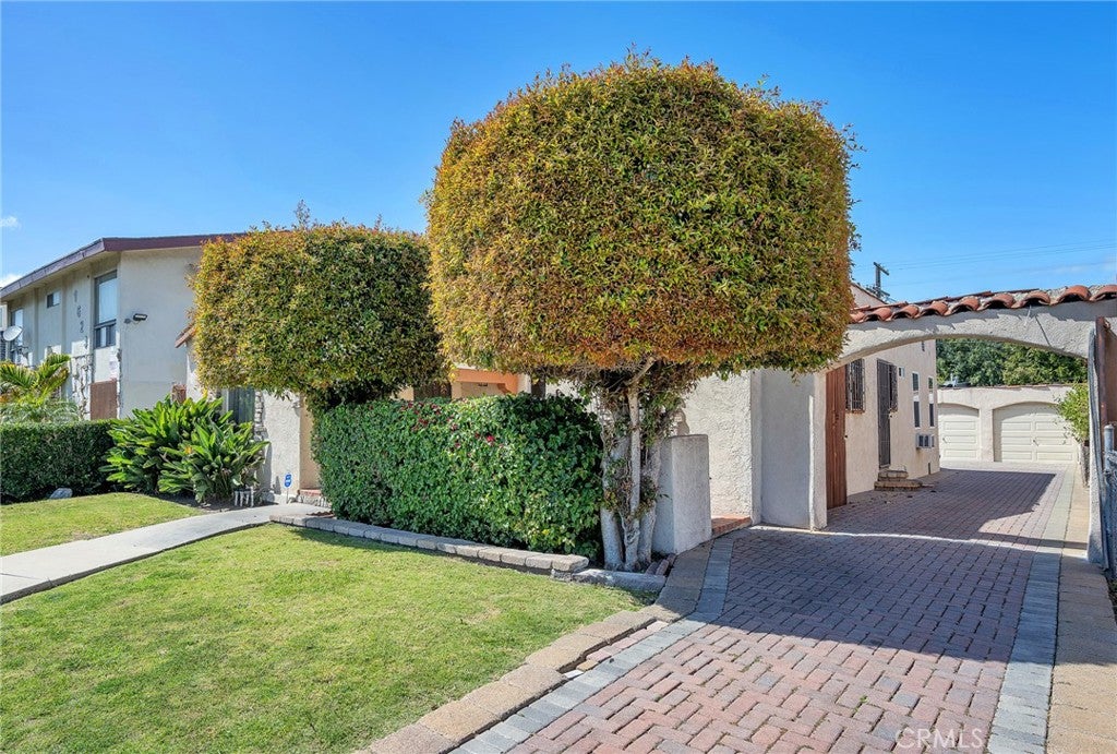 1617 W 80th Street, Los Angeles CA 90047