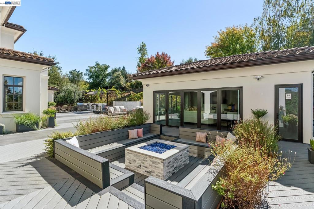 3757 Selvante St