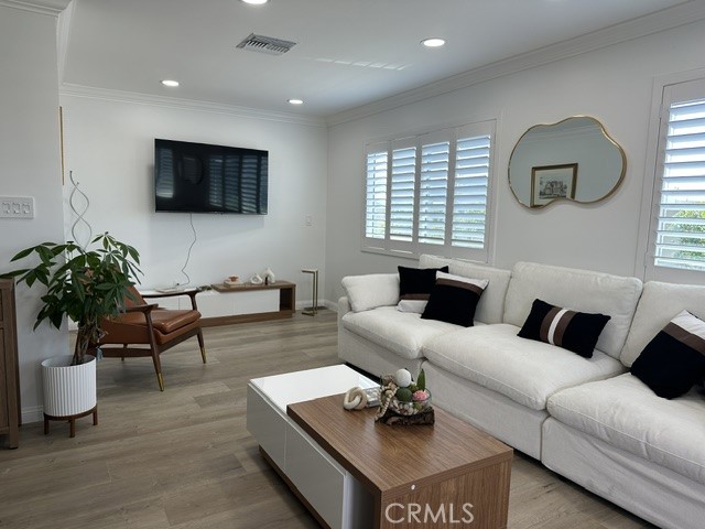 5772 Garden Grove 519