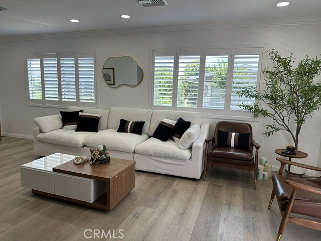 5772 Garden Grove 519