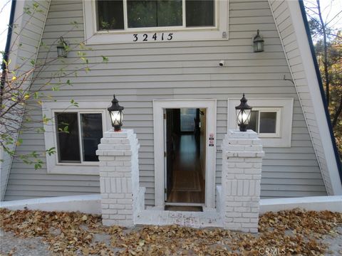 Photo of 32415 Scandia Drive Dr, Running Springs, CA 92382 (MLS # IG25256536)