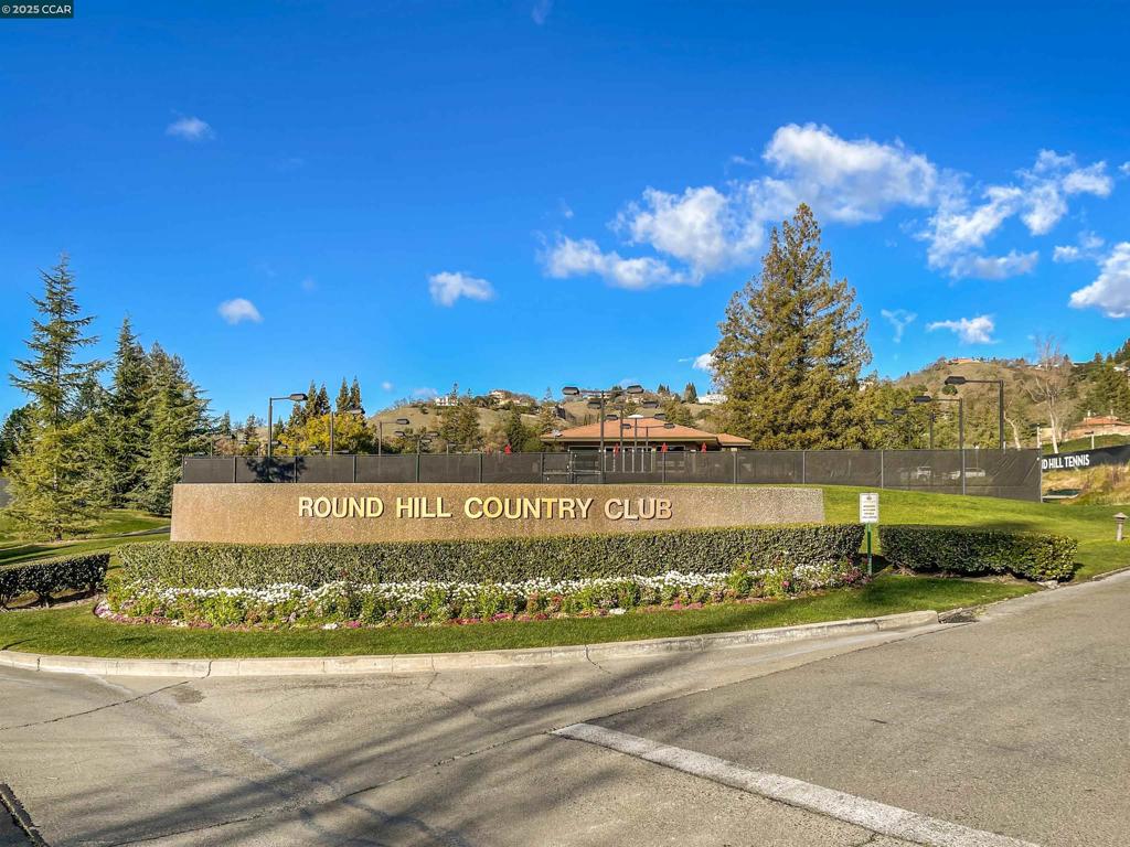 ROUNDHILL - Residential