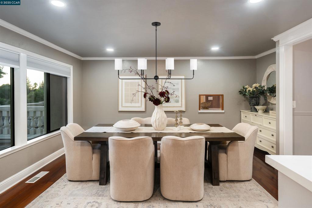 ROUNDHILL - Residential