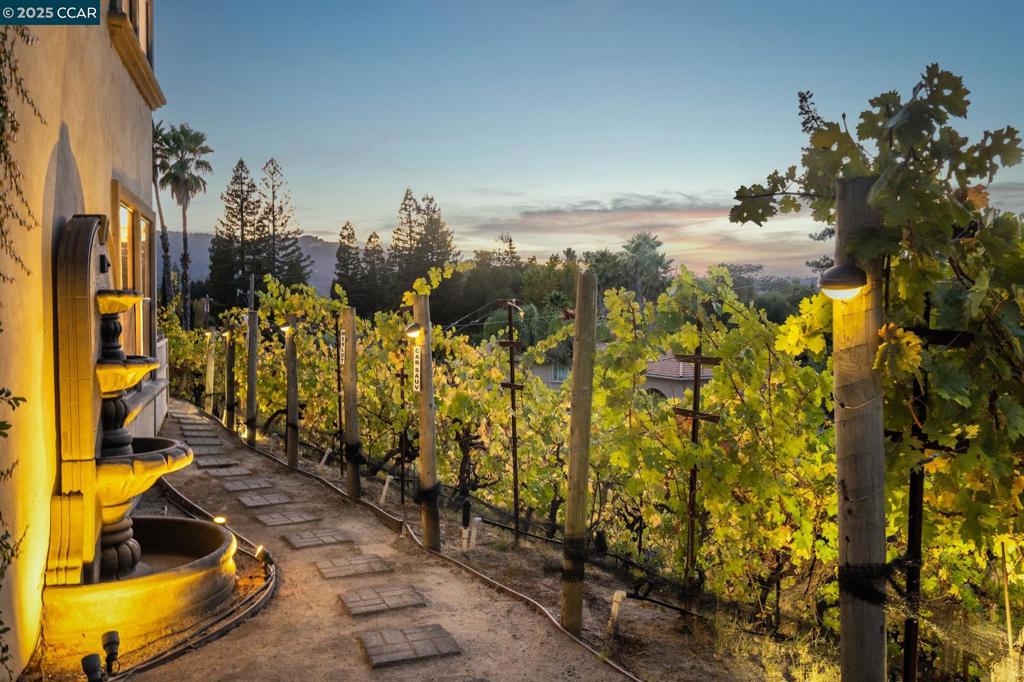 ROUNDHILL - Residential