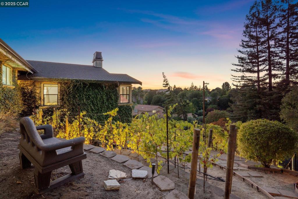 ROUNDHILL - Residential