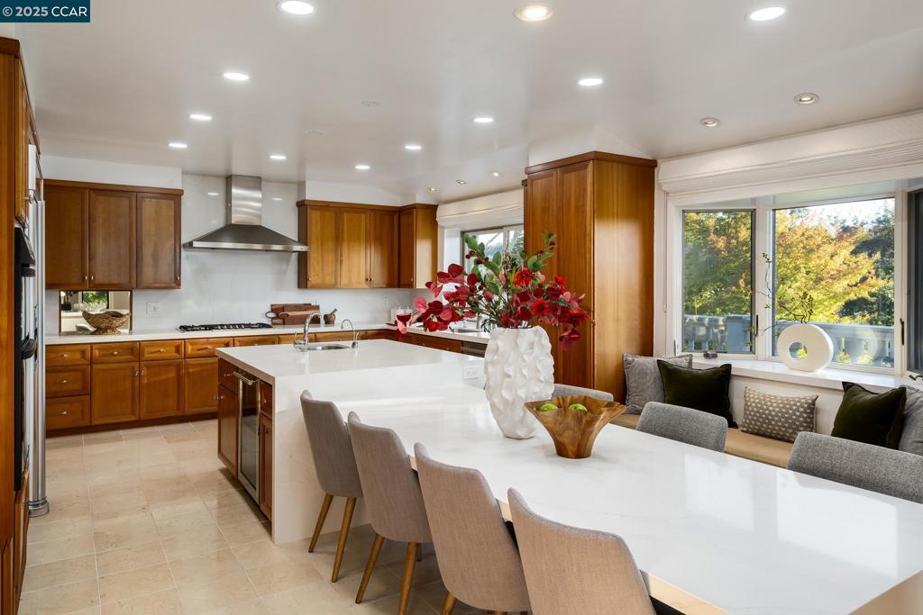 ROUNDHILL - Residential