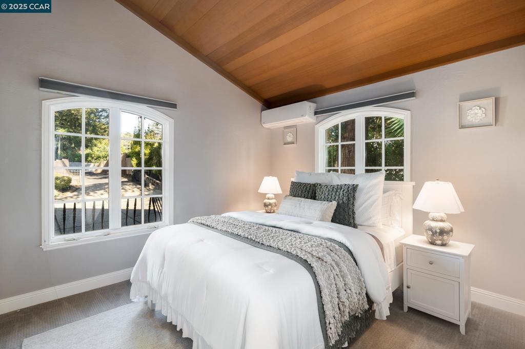 ROUNDHILL - Residential