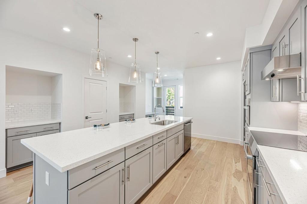 5005 Seashell Terrace