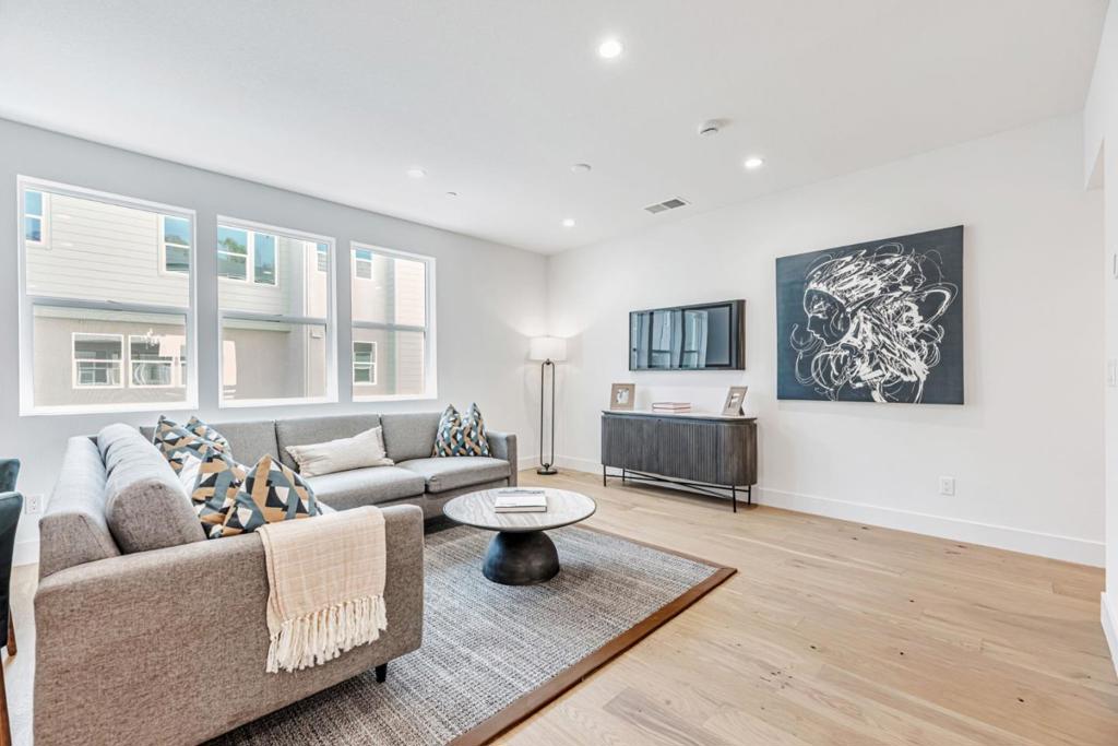 5005 Seashell Terrace