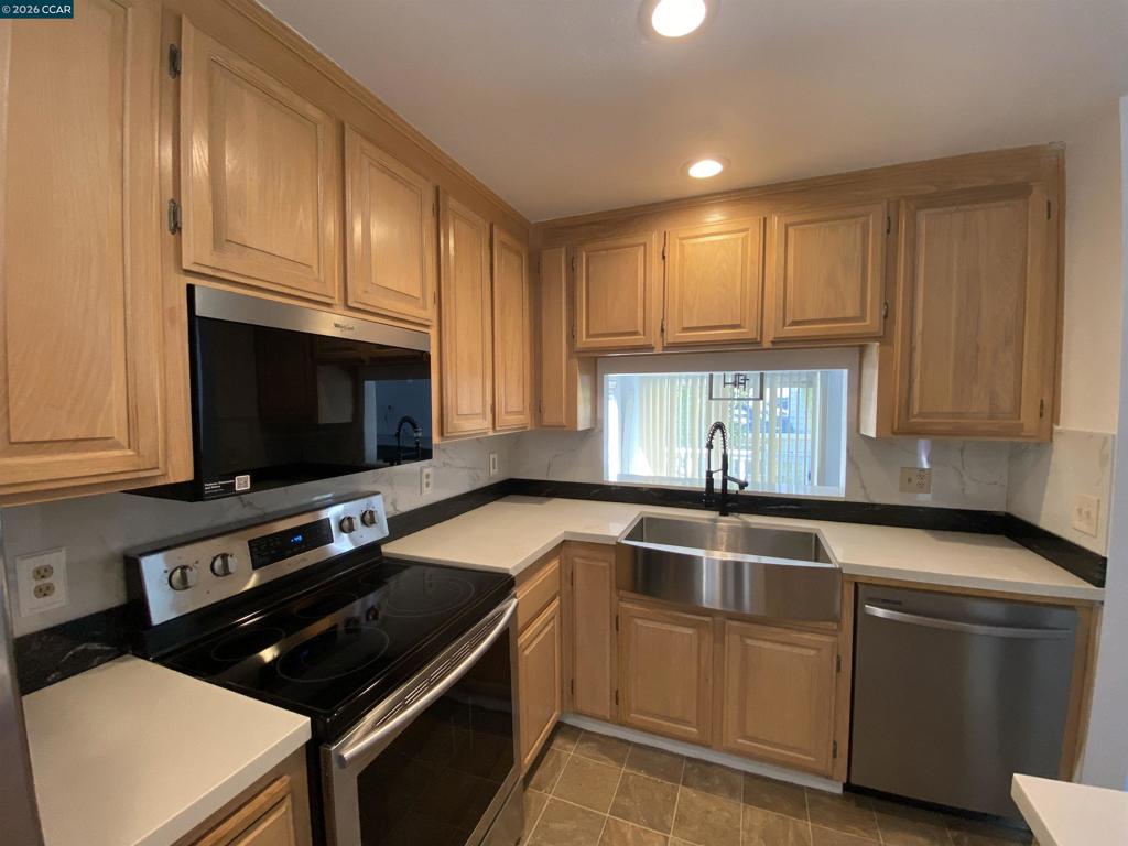 209 Hidden Creek Ct