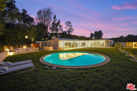 17116 Adlon Road Encino CA 91436