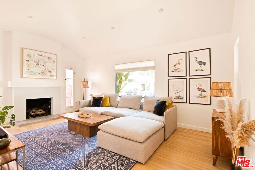 Photo of 1615 S Crescent Heights Boulevard, Los Angeles, CA 90035 (MLS # 25623787)