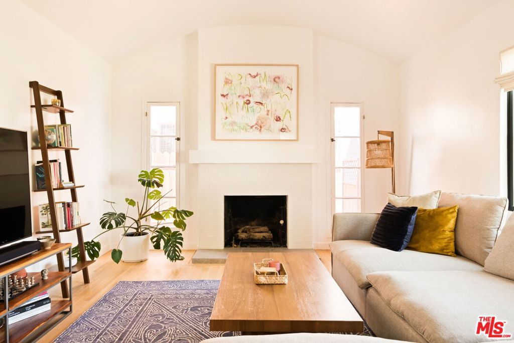 Photo of 1615 S Crescent Heights Boulevard, Los Angeles, CA 90035 (MLS # 25623787)