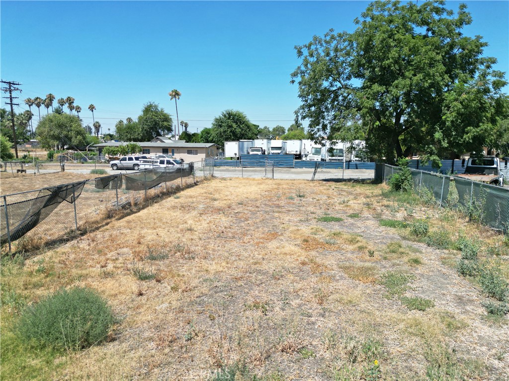 Discover endless possibilities with this 6,000 sq ft lot in the fast-growing city of San Bernardino! This is your chance to invest in one of Southern California’s emerging markets, this versatile parcel offers incredible potential. Conveniently located near schools, shopping, parks, and major freeways, the lot is positioned in a neighborhood seeing ongoing growth and revitalization. With utilities nearby and flexible zoning (buyer to verify), this is your opportunity to bring your vision to life in a city on the rise.