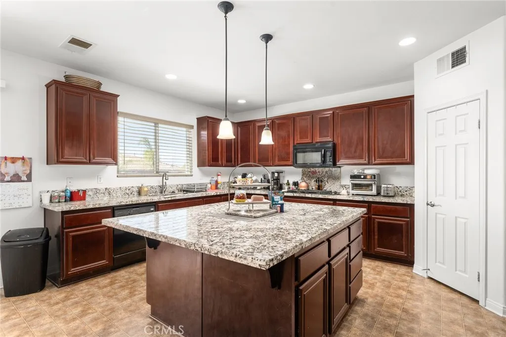 Riverside, California 92503, United States, 5 Bedrooms Bedrooms, ,3 BathroomsBathrooms,Residential,Active,132079