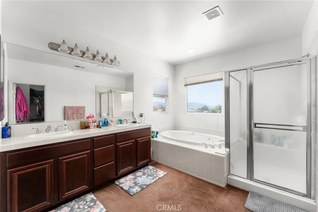 Riverside, California 92503, United States, 5 Bedrooms Bedrooms, ,3 BathroomsBathrooms,Residential,Active,132079