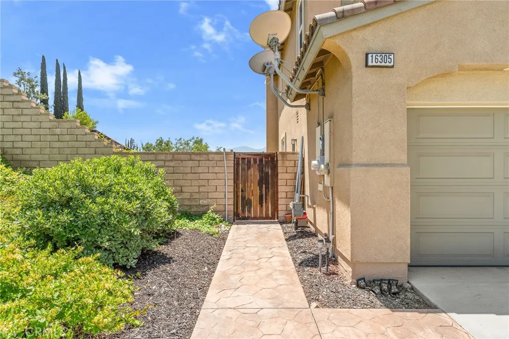 Riverside, California 92503, United States, 5 Bedrooms Bedrooms, ,3 BathroomsBathrooms,Residential,Active,132079