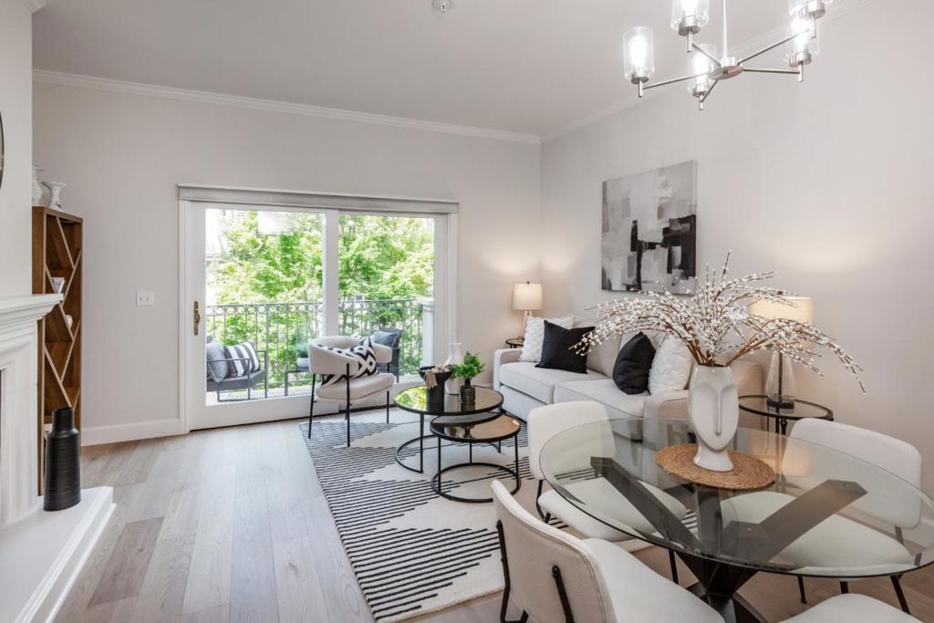 1 W Edith Avenue C214