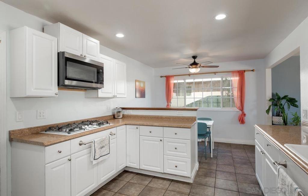 1411 Cornwall