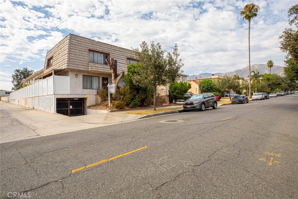 1013 Allen AVE, Glendale CA 91201