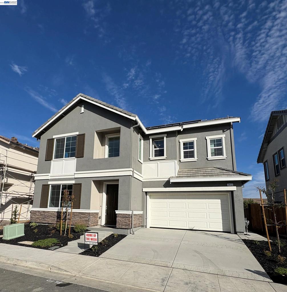 2412 Golden Way