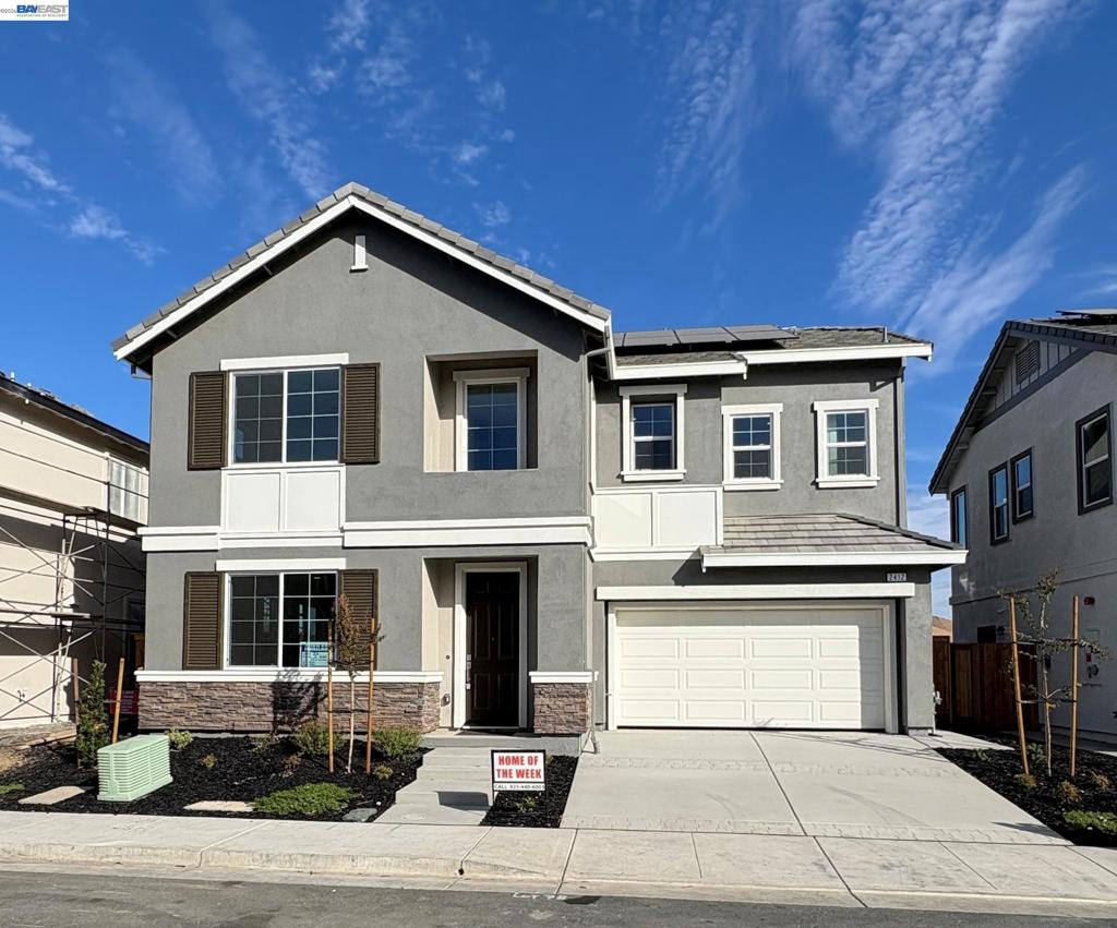 2412 Golden Way