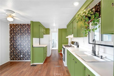 Tiny photo for 41900 Ivy ST #27, Murrieta, CA 92592 (MLS # SW26230692)
