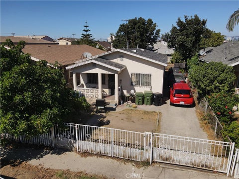 Photo of 715 W 56th Street, Los Angeles, CA 90037 (MLS # SB26222744)