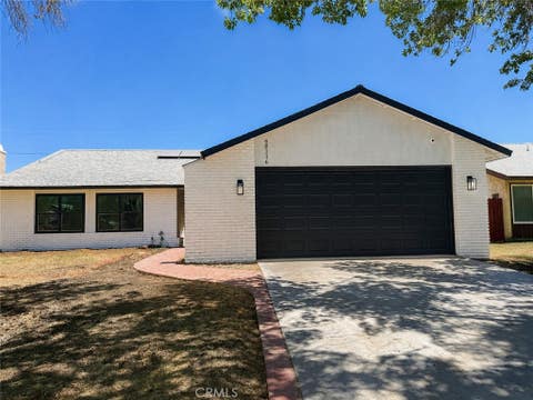 Photo of 45116 Camolin Avenue, Lancaster, CA 93534 (MLS # SR26134940)