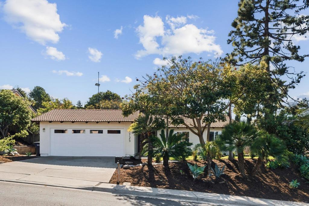 725 Santa Florencia