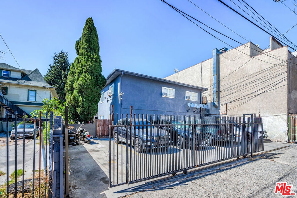 1016 S Westlake Avenue
