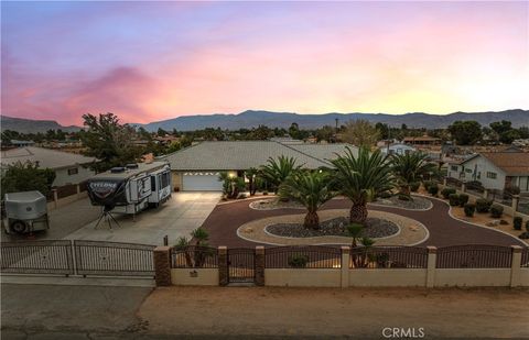 Photo of 13991 Jicarilla Road, Apple Valley, CA 92307 (MLS # HD26087402)