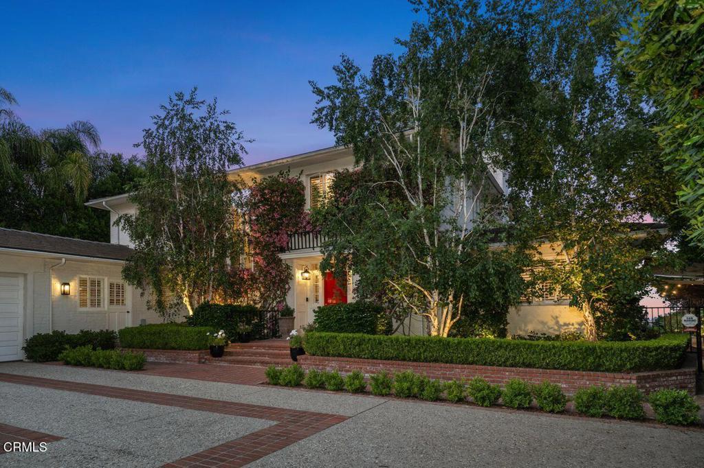 320 N San Rafael Avenue