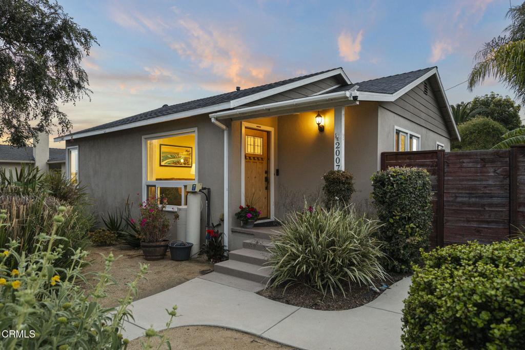 2007 Alameda Avenue