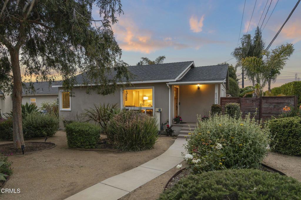 2007 Alameda Avenue