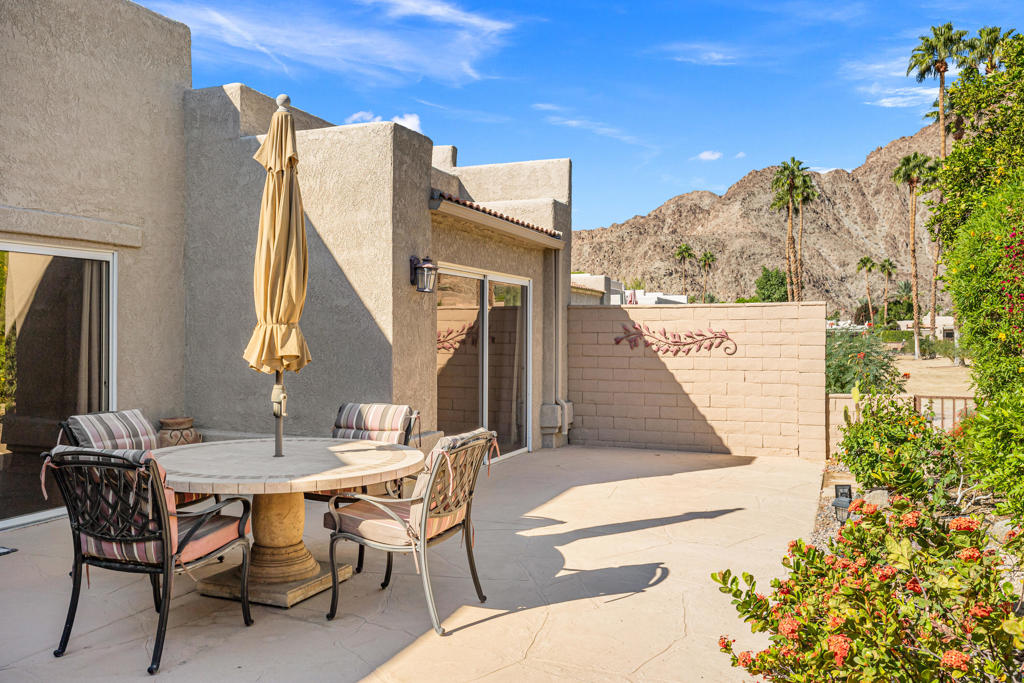 48524 Via Encanto