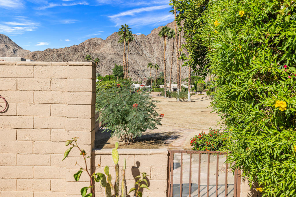 48524 Via Encanto