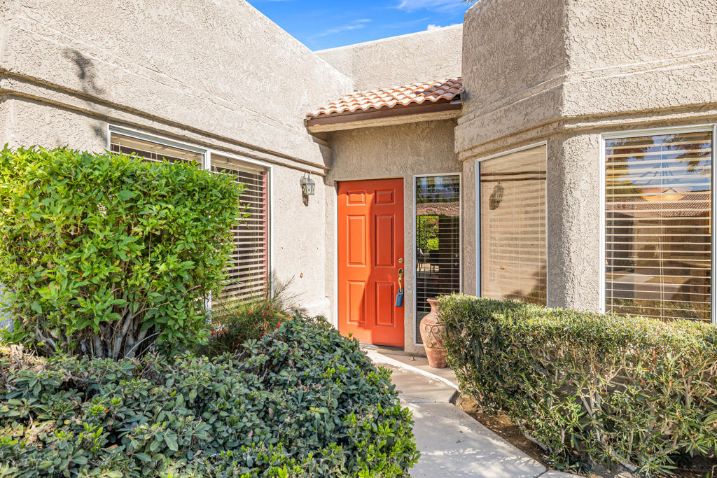 48524 Via Encanto