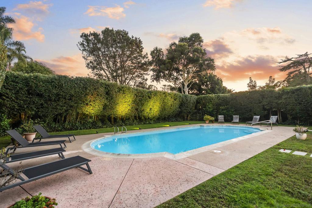 2315 Avenida De La Playa