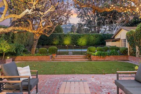 2315 Avenida De La Playa La Jolla CA 92037