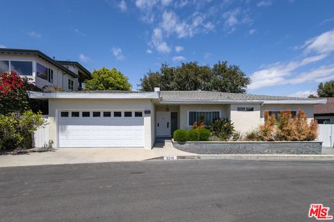 Photo of 4219 Don Alegre Place, Los Angeles, CA 90008 (MLS # 26828783)