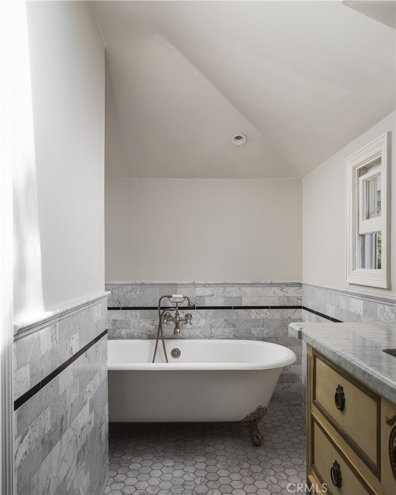 Bixby Knolls (BK) - Residential