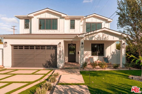 Photo of 16008 Miami Way, Pacific Palisades, CA 90272 (MLS # 26103756)