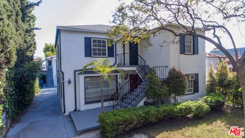 Photo of 6112 Saturn Street, Los Angeles, CA 90035 (MLS # 26859569)