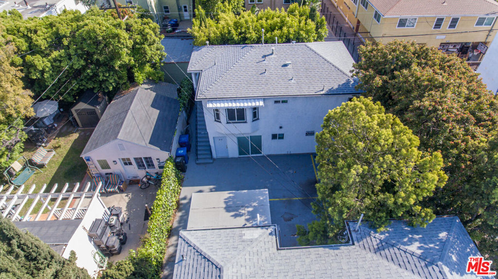 6112 Saturn Street