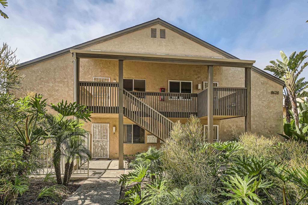 One of the best locations at Villa La Jolla available immediately. This upstairs, south facing condo over looks the community pool. This condo is appointed with custom paint, open kitchen floor plan, ample cabinet space, dual-pane windows and more. Set in a garden-style setting and easy to access from clubhouse. Just minutes to UCSD, shopping, I-5, La Jolla Shores beach. Villa La Jolla offers 2 pools, 2 Jacuzzi's and Fitness Center.