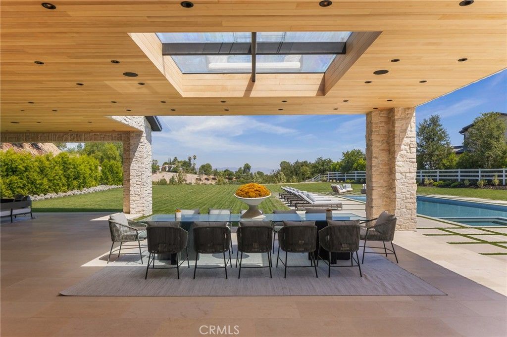 Photo of 24255 BRIDLE TRAIL Road, Hidden Hills, CA 91302 (MLS # SR25267880)