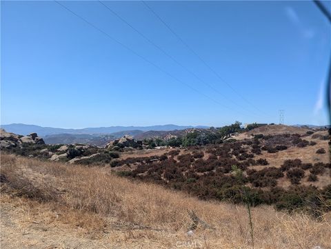Photo of 40 NORTH AMERICAN CUT OFF Road, West Hills, CA 91304 (MLS # SR26042622)