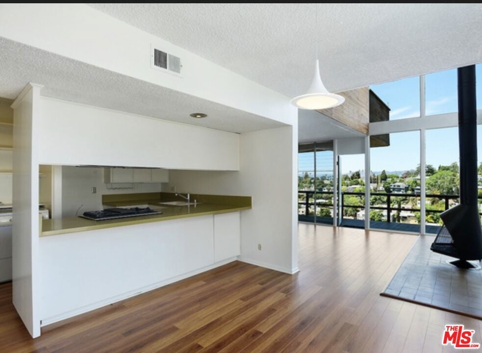 1625 Silverwood Terrace